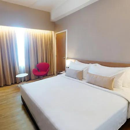 The Zhm Premiere Padang Hotel Room photo