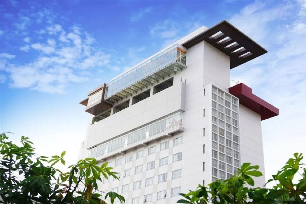 The Zhm Premiere Hotel